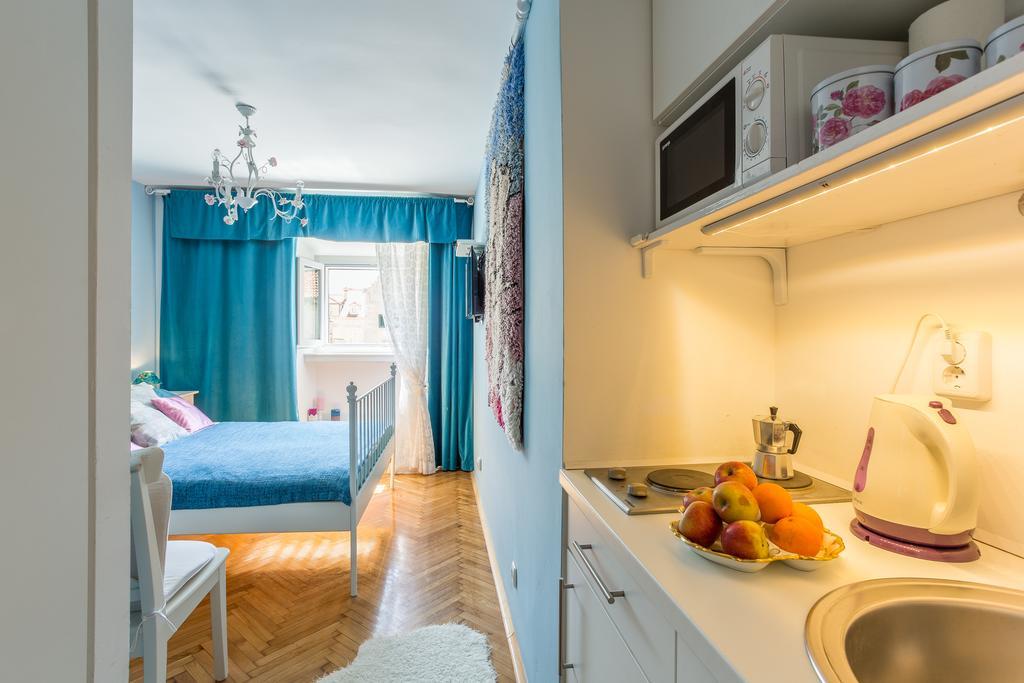Main Central Square Guest House Дубровник Экстерьер фото
